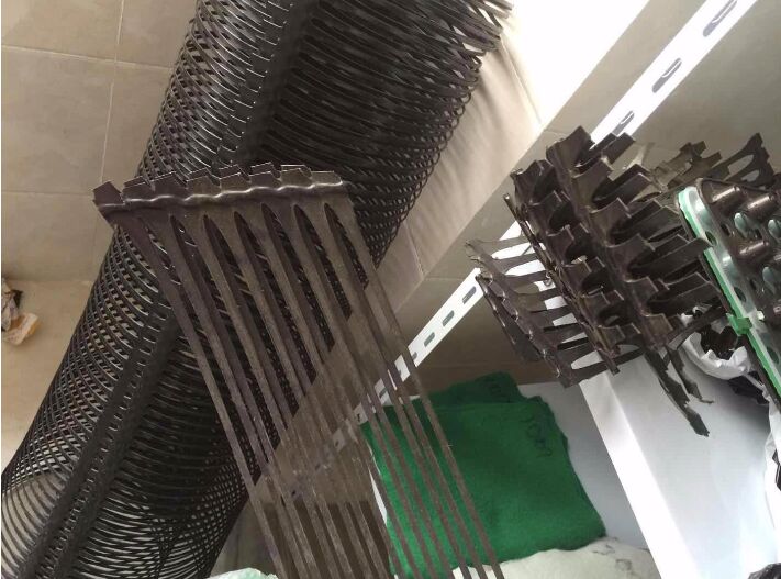 土工格柵的制造